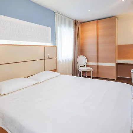 Hotel Locarno 3*