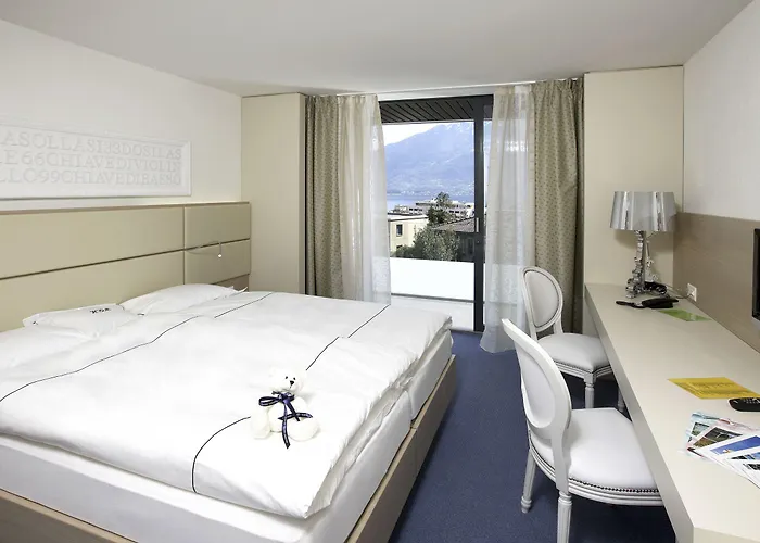 ホテル Locarno Muralto