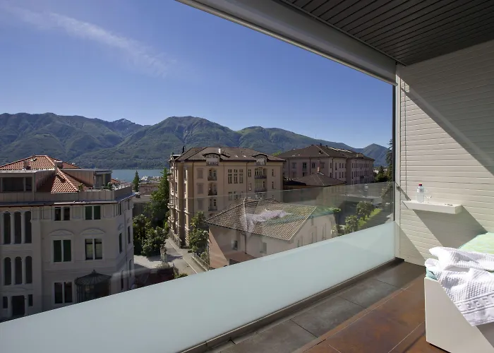 ホテル Locarno 3*