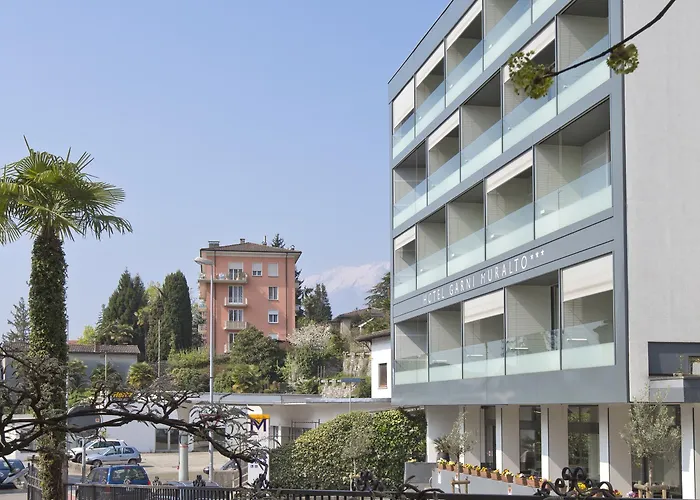 ホテル Locarno 3*